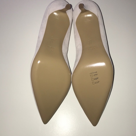Giuseppe Zanotti Suede Pumps - Picture 11 of 16